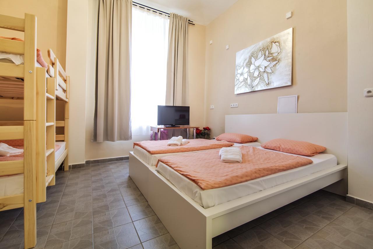 Aparthotel Zarra Prague Room photo
